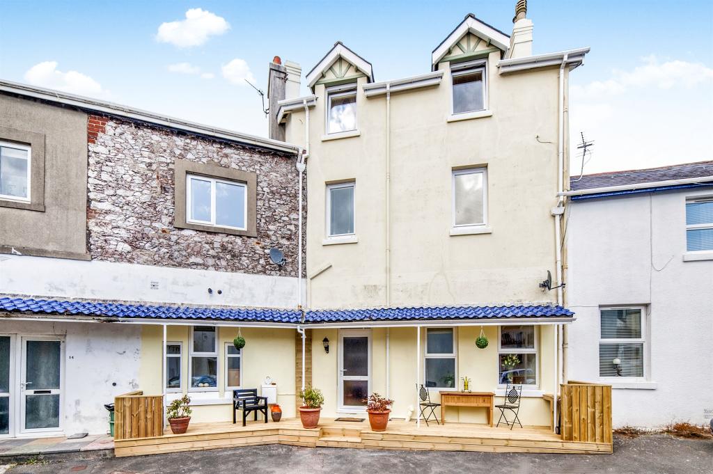 2 bedroom ground floor flat for sale in Chatsworth Road, Torquay, TQ1