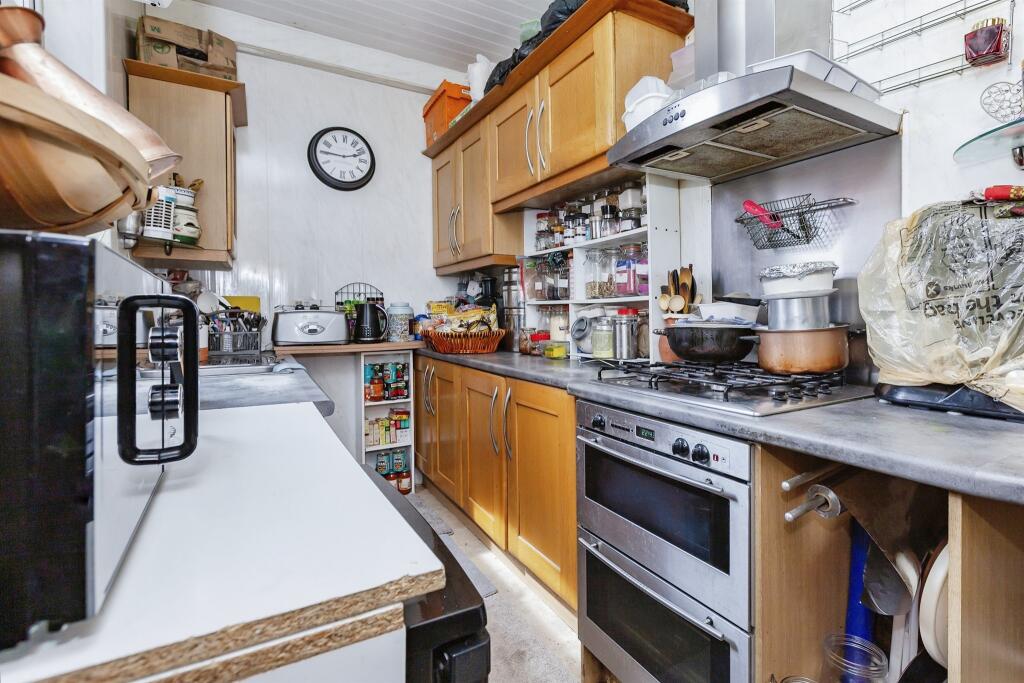 2 bedroom terraced house for sale in Lyme Road, Leicester, LE2