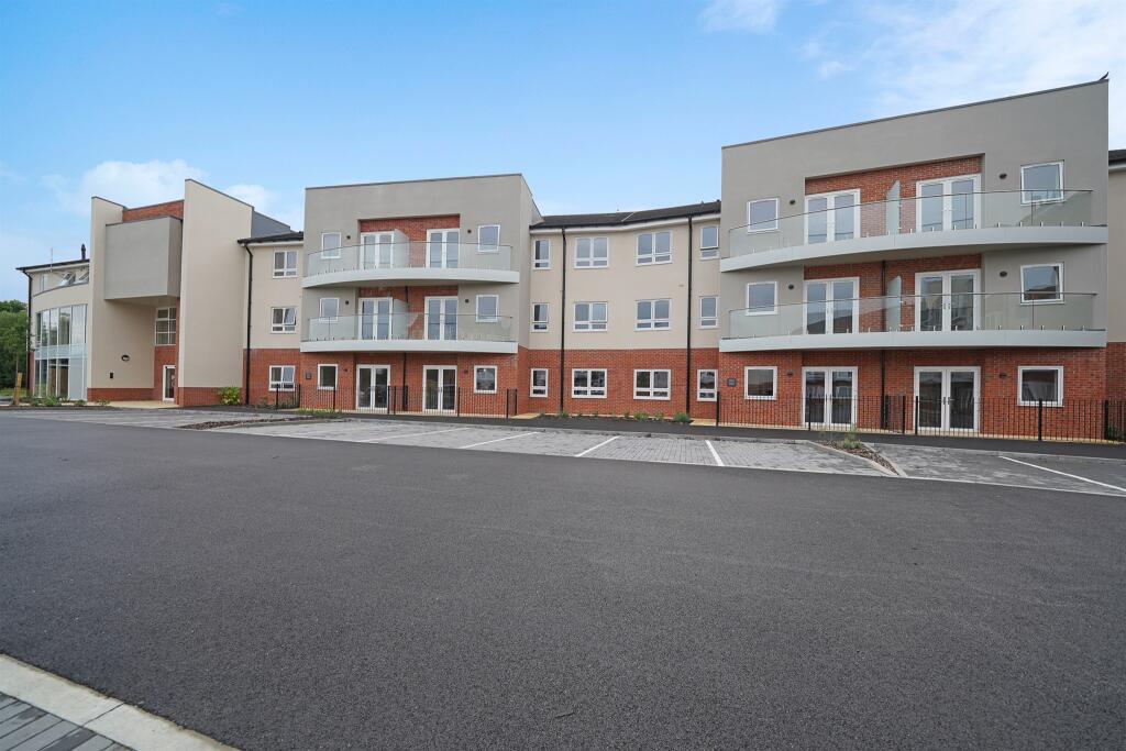 2 bedroom apartment for sale in Melton Road, Leicester, LE4