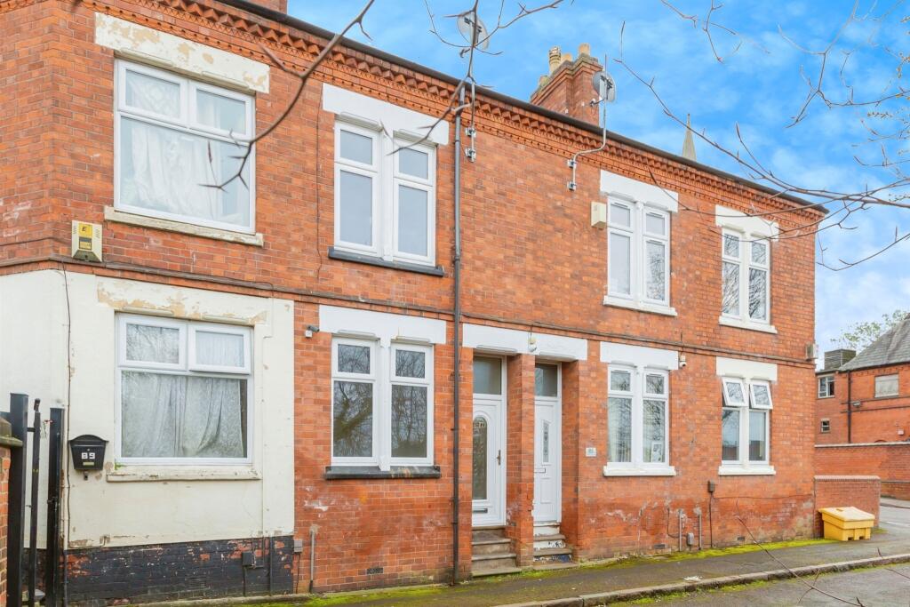 3 bedroom terraced house for sale in Whinchat Road, Leicester, LE5