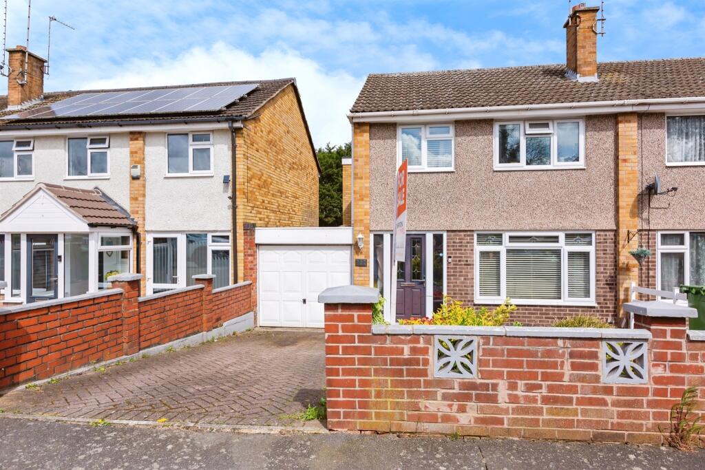 4 bedroom semidetached house for sale in Packer Avenue, Leicester