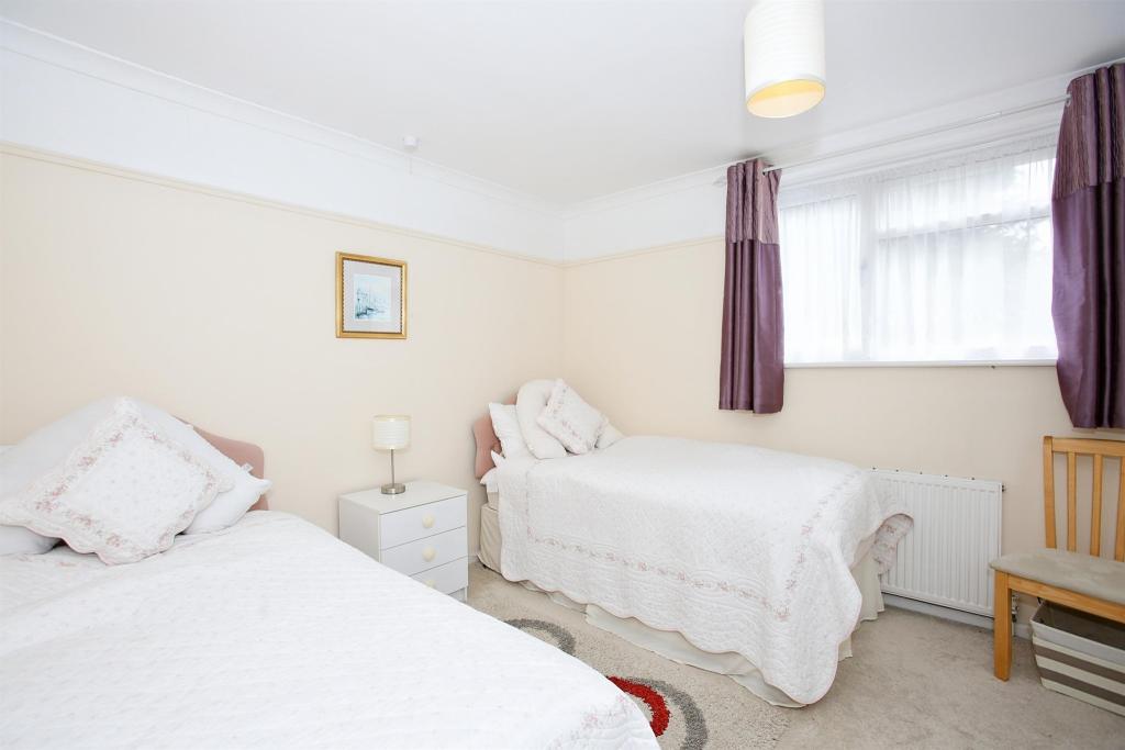 2 bedroom terraced house for sale in Abbots Way, Yeovil, BA21