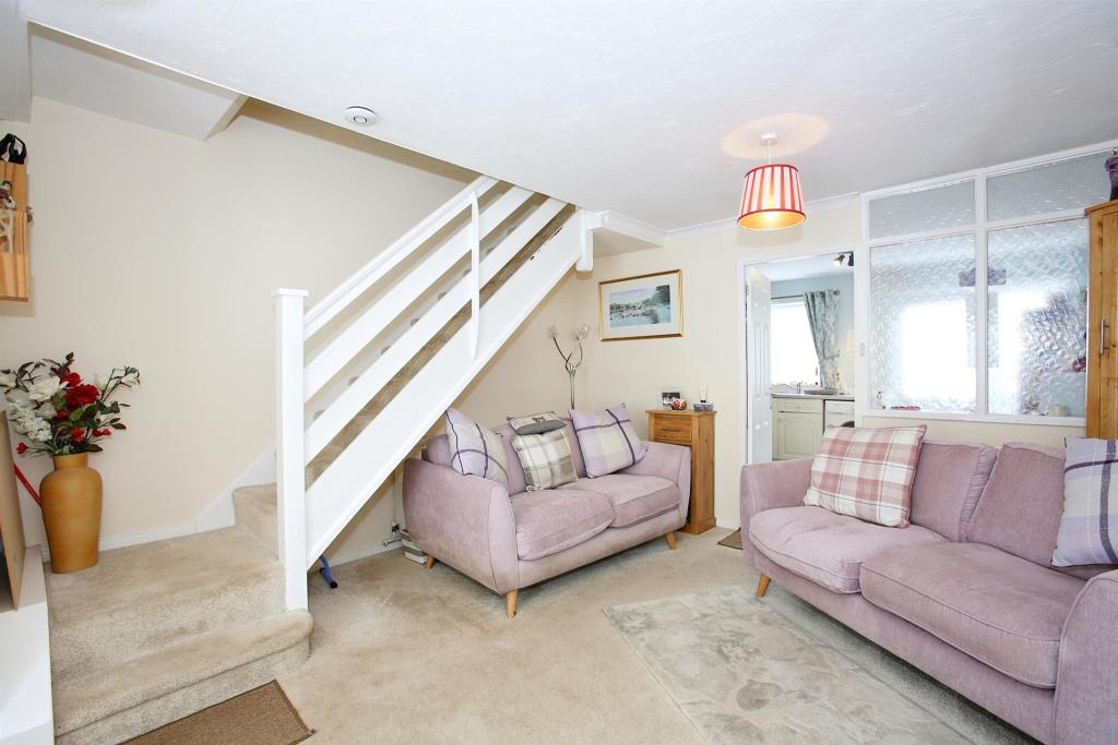 2 bedroom terraced house for sale in Abbots Way, Yeovil, BA21