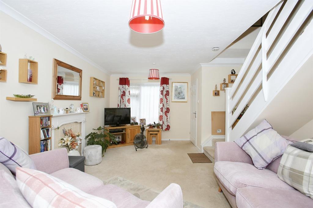 2 bedroom terraced house for sale in Abbots Way, Yeovil, BA21