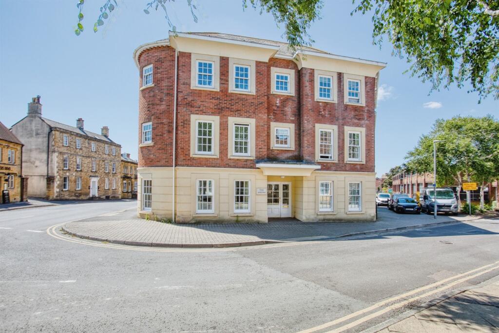 2 bedroom apartment for sale in Hendford, Yeovil, BA20