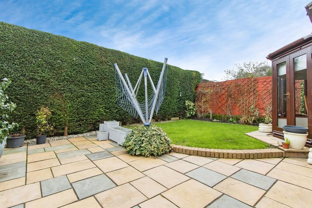 4 bedroom detached house for sale in Bicknell Gardens, Yeovil, BA21