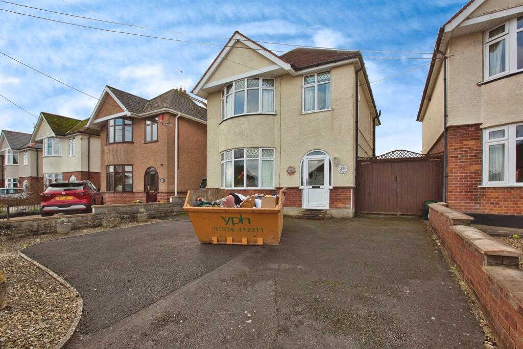 3 bedroom detached house for sale in St. Michaels Avenue, Yeovil, BA21