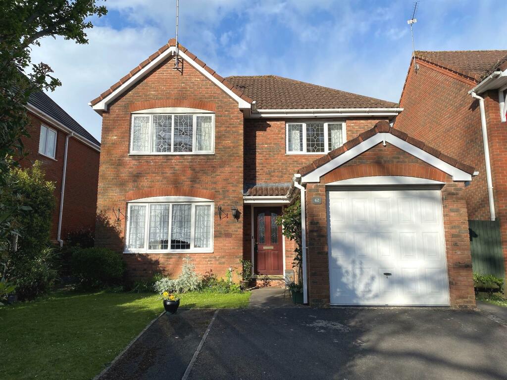 4 bedroom detached house for sale in College Green, Yeovil, BA21