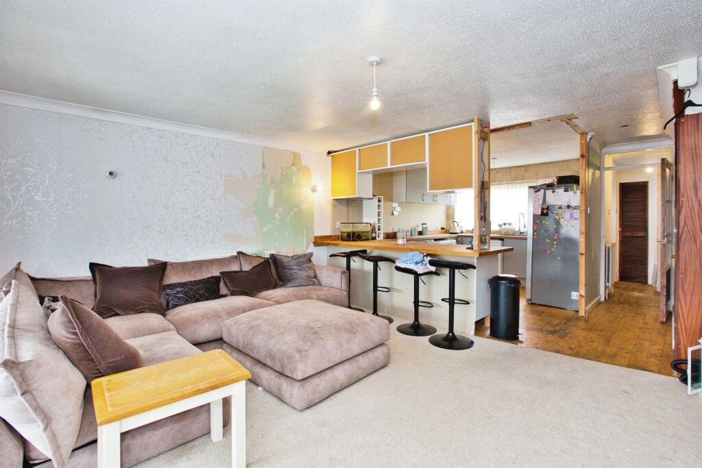 Additional property image - Thatcham Park, Yeovil