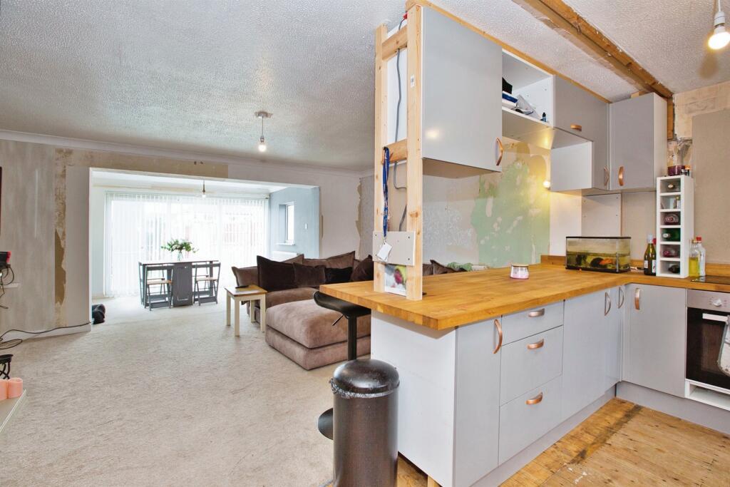 Additional property image - Thatcham Park, Yeovil