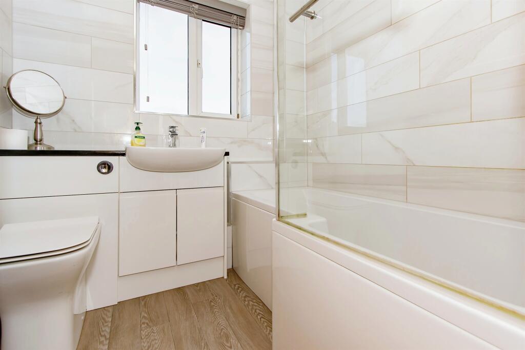Additional property image - Broadleaze, Yeovil