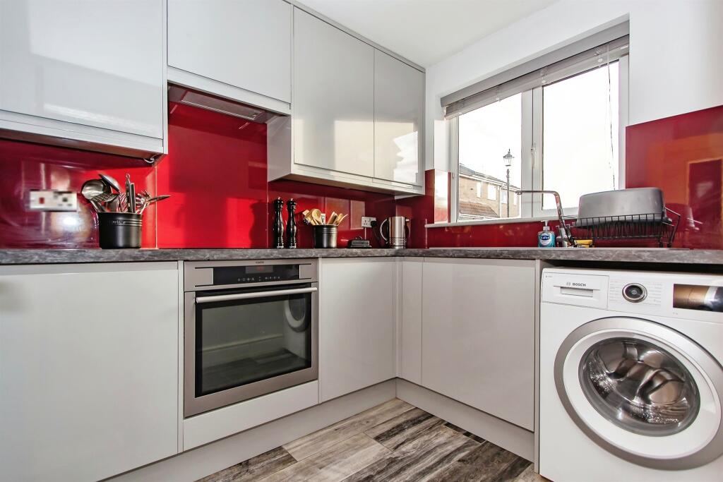 Additional property image - Broadleaze, Yeovil