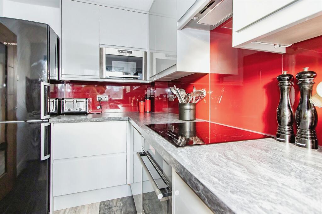 Additional property image - Broadleaze, Yeovil