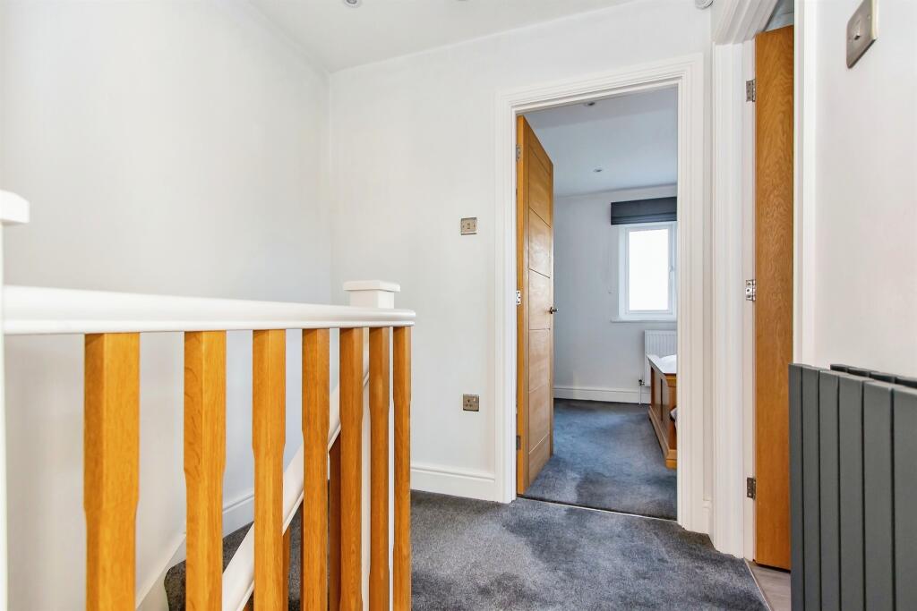 Additional property image - Broadleaze, Yeovil