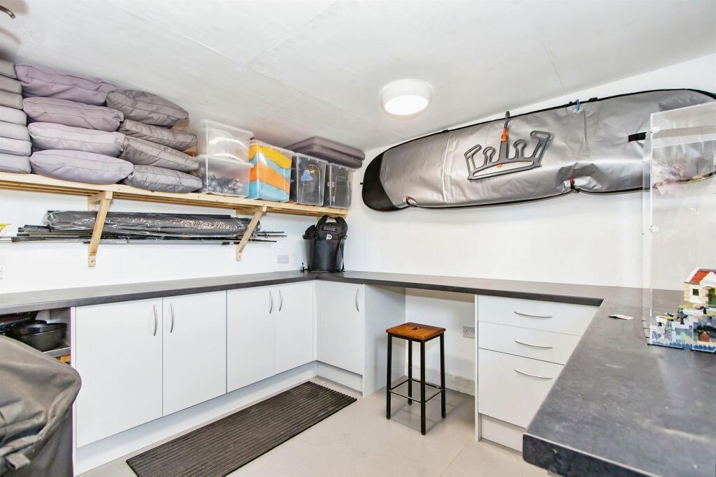 Additional property image - Broadleaze, Yeovil