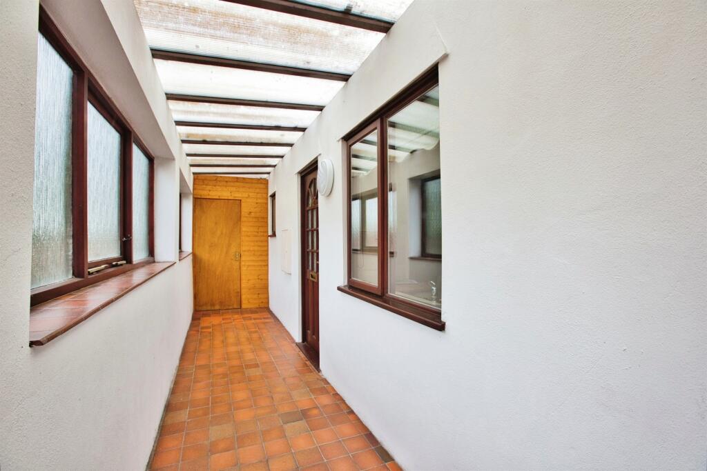 Additional property image - The Avenue, Yeovil