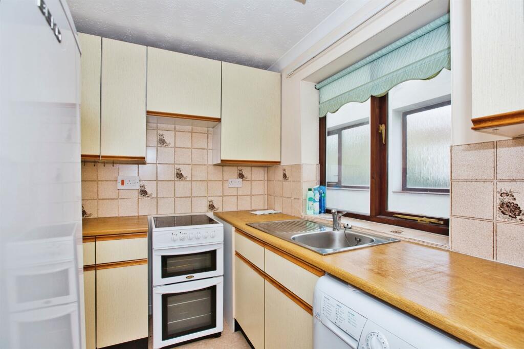 Additional property image - The Avenue, Yeovil