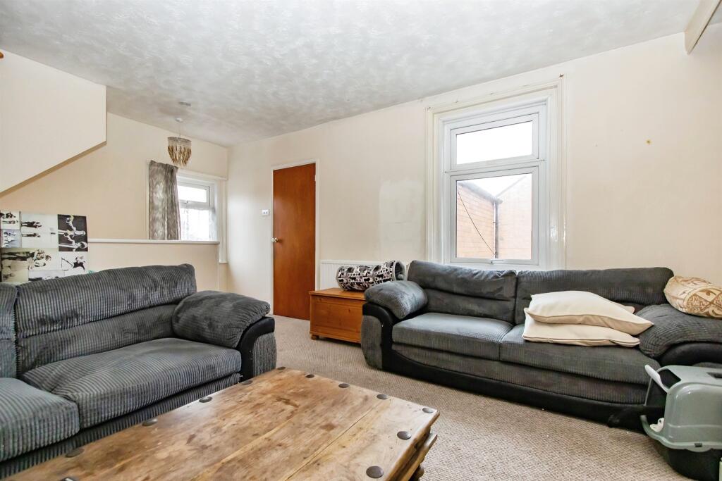 Additional property image - Colmer Road, Yeovil