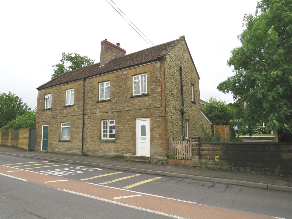 2 bedroom semidetached house for sale in Combe Street Lane, Yeovil, BA21
