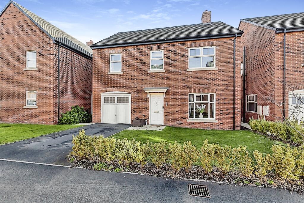 4 bedroom detached house for sale in Henson Close, Whetstone, Leicester, LE8