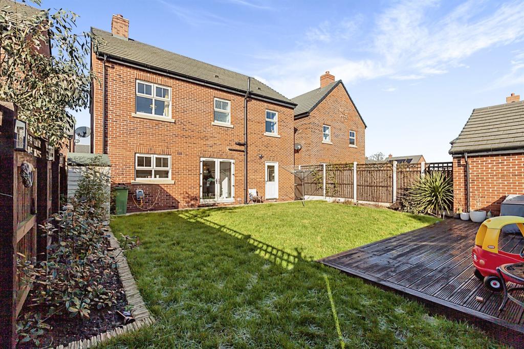 4 bedroom detached house for sale in Henson Close, Whetstone, Leicester