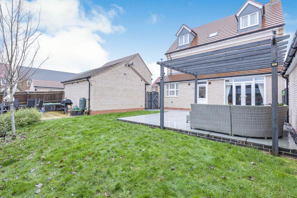 5 bedroom detached house for sale in Windsor Way, Broughton Astley, Leicester, LE9