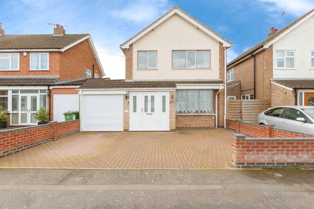 3 bedroom detached house for sale in Lichfield Drive, Blaby, Leicester, LE8