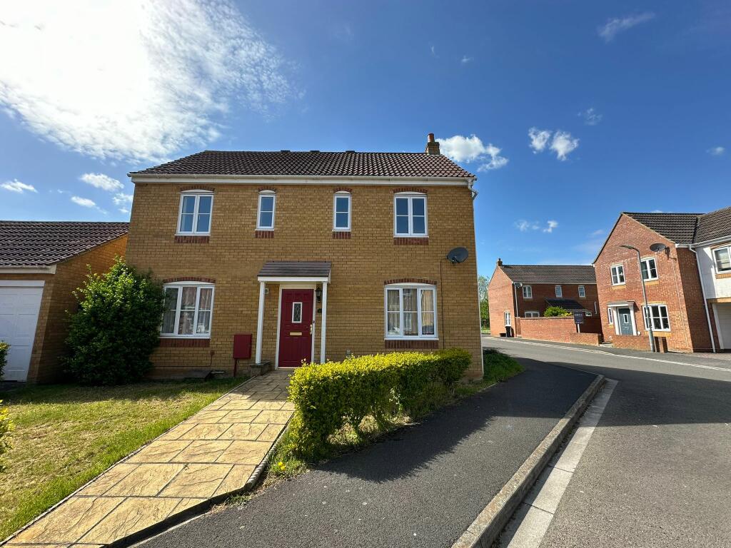 4 bedroom detached house for sale in Avill Crescent, Taunton, TA1