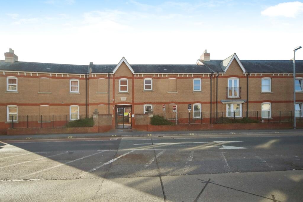 Main image of property: Standish Court, Taunton