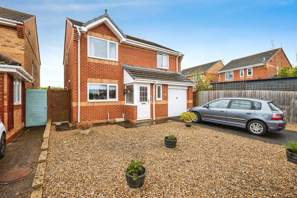 4 bedroom detached house for sale in Burrough Way, Wellington, TA21