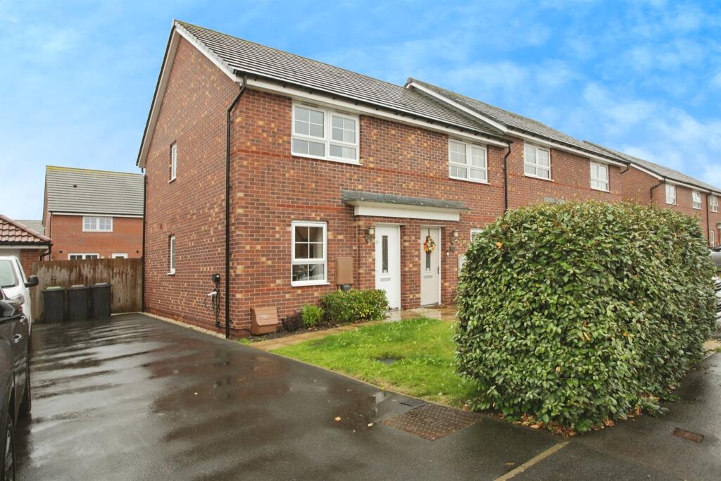 Main image of property: Top Knot Close, Nuneaton