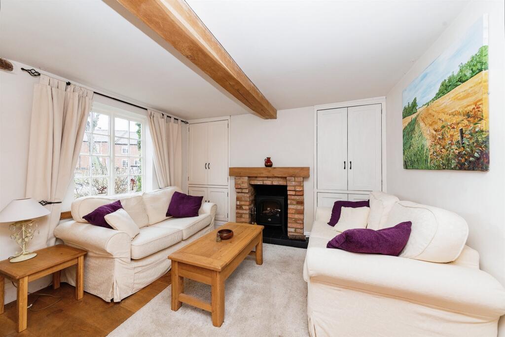 2 bedroom character property for sale in The Green, Great Bowden