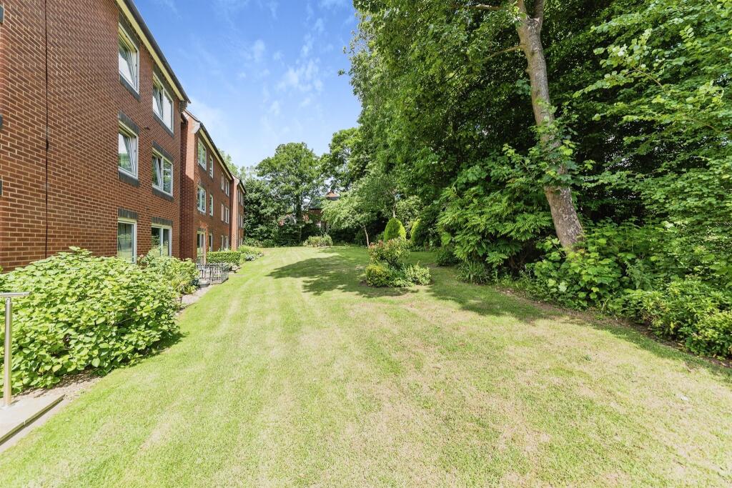 1 bedroom flat for sale in Leicester Road, Market Harborough, LE16