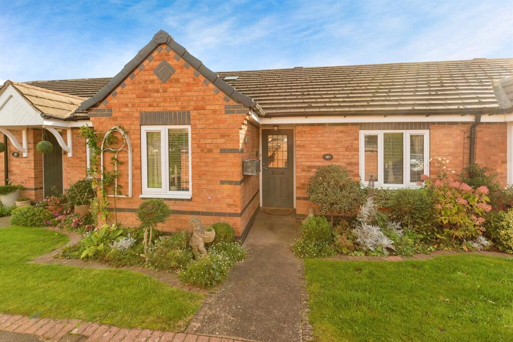 2 bedroom terraced bungalow for sale in Saxon Close, Market Harborough ...