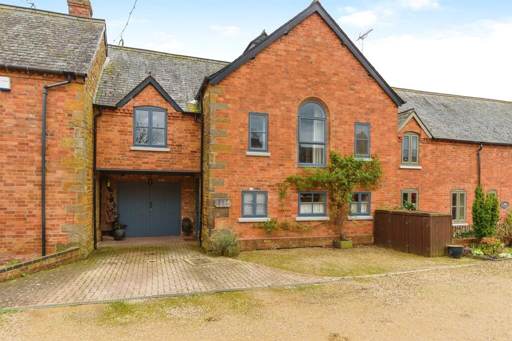 4 bedroom barn conversion for sale in The Maltings, Ashley, Market
