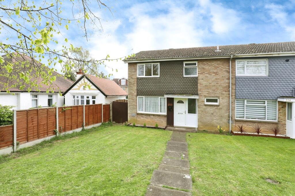 3 bedroom end of terrace house for sale in Kettering Road North, Northampton, NN3
