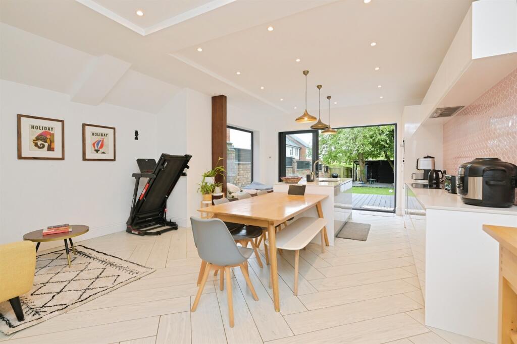 Main image of property: Kingsthorpe Grove, Northampton