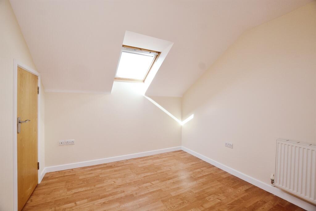 2 bedroom apartment for sale in Northampton Road, Wellingborough, NN8