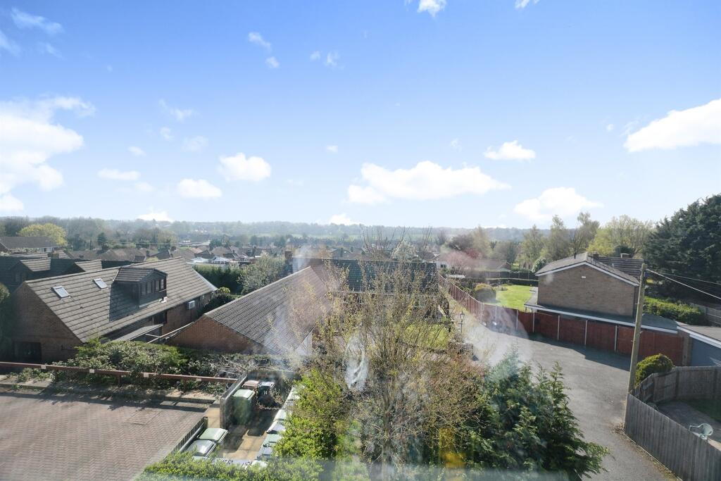 2 bedroom apartment for sale in Northampton Road, Wellingborough, NN8