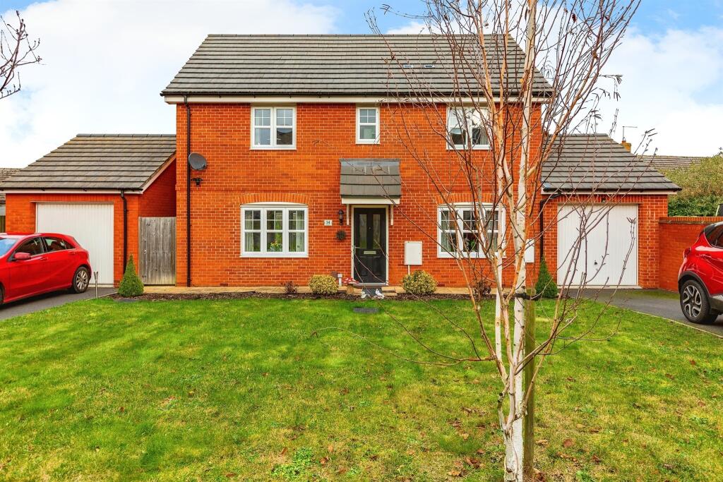 3 bedroom terraced house for sale in The Drive, RUSHDEN, NN10