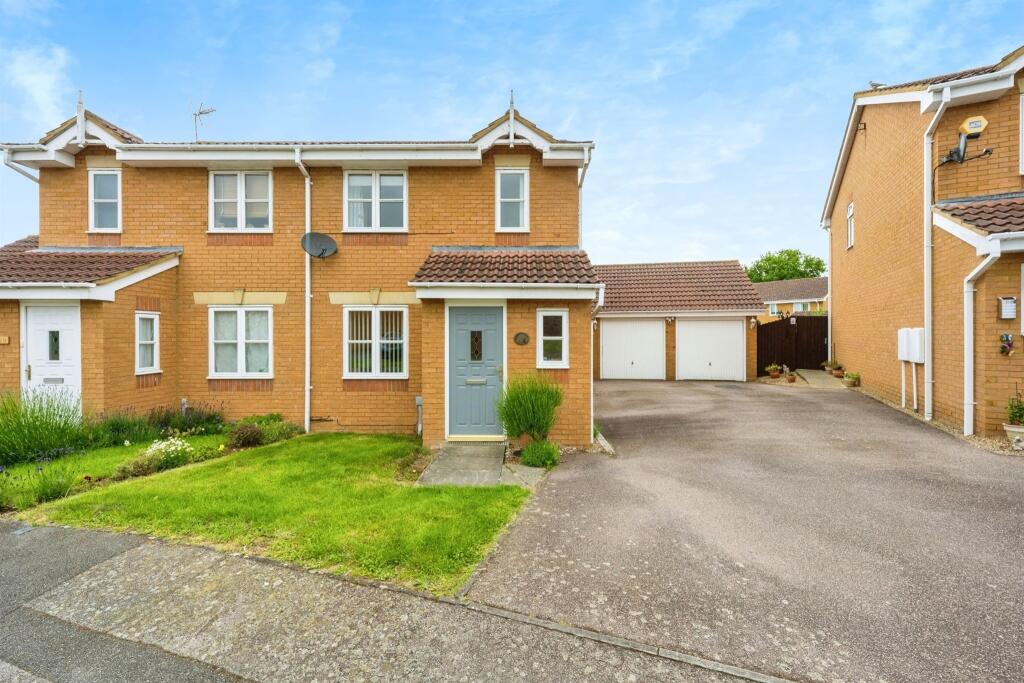 3 bedroom semidetached house for sale in Epsom Close, Rushden, NN10