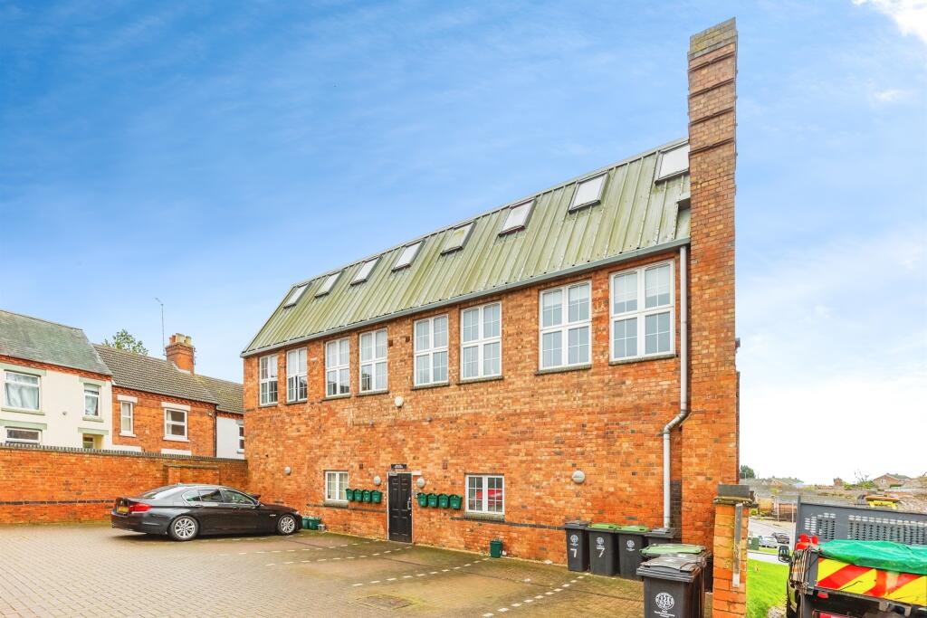 Main image of property: Warmonds Hill, Rushden