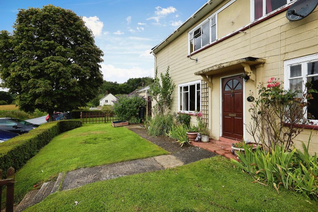 2 bedroom semidetached house for sale in Squalls Lane, Tisbury