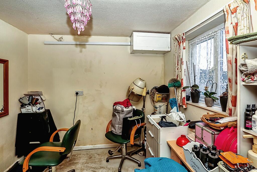 3 bedroom semidetached house for sale in London Close, Piddlehinton