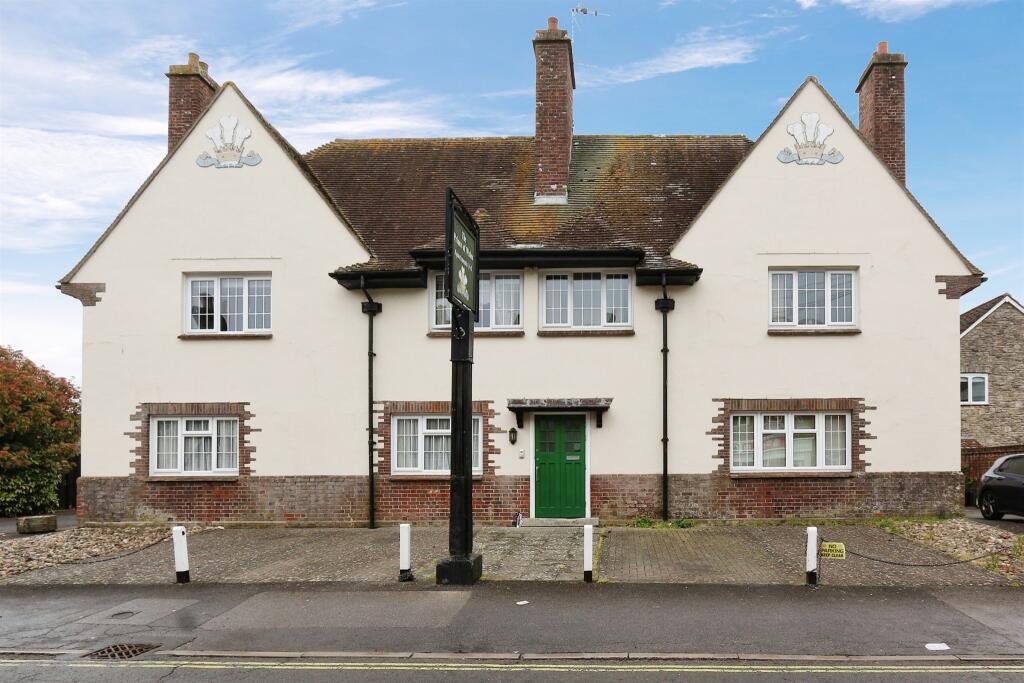 2 bedroom flat for sale in High Street, Puddletown, Dorchester, DT2