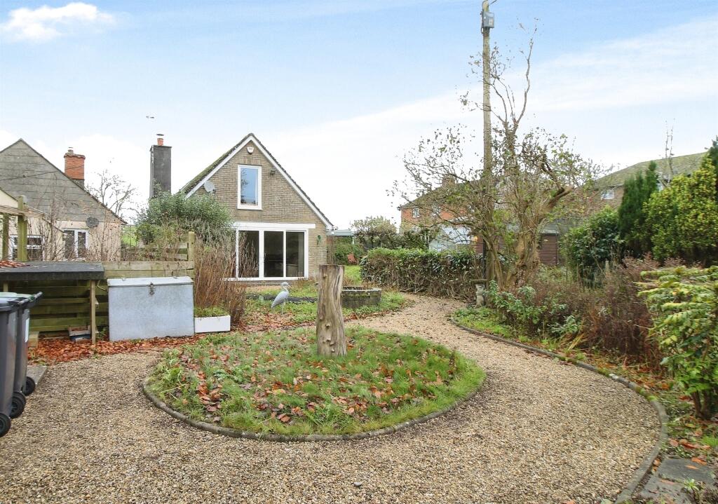 4 bedroom bungalow for sale in Mayfield, Martinstown, Dorchester, DT2