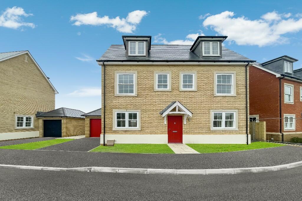 5 bedroom detached house for sale in Warmwell Road, Crossways