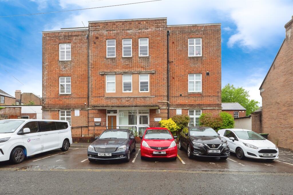 2 bedroom flat