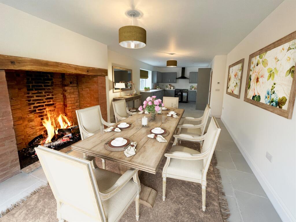 5 bedroom detached house for sale in Road North, Corley