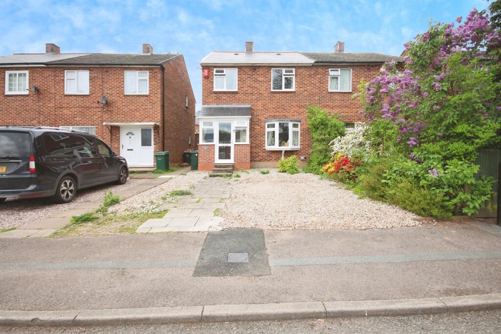3 bedroom semidetached house for sale in Fenside Avenue, Coventry, CV3